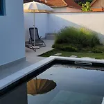 Kisbagoly Vendeghaz Parád
